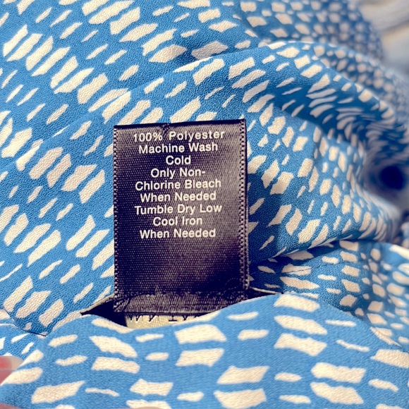 Ann Taylor Blouse Size Small - Picture 6 of 6